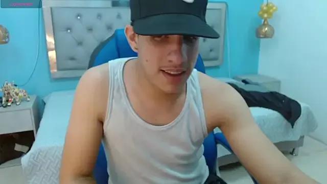 Jheidertwink from StripChat is Freechat