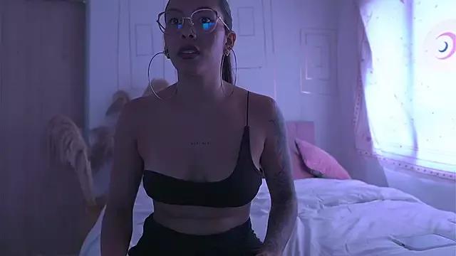 kiss_bell on StripChat