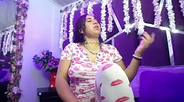 Luna_Escarlata_ from StripChat is Freechat