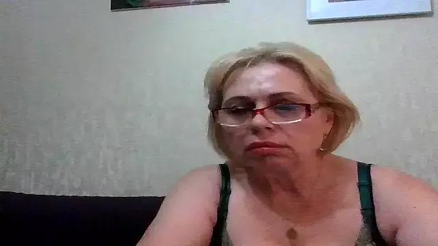SuzanneVanillaBaby from StripChat is Freechat