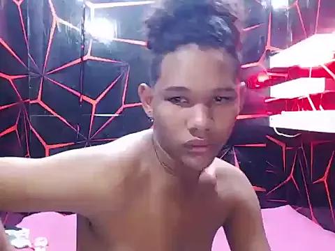 threesomo_twinks from StripChat is Freechat