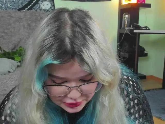 -CandyM1lky- — Hot guys who know how much they want to fuck me, and are generous with encouragement