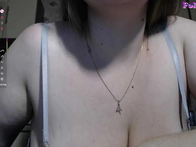 CarolinaDiamond33 — Freechat on BongaCams