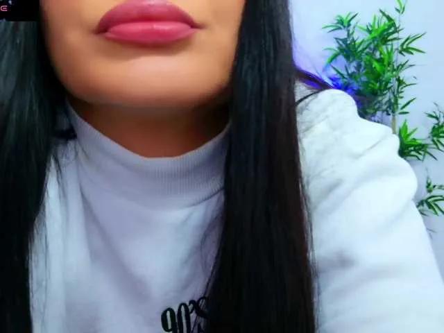 DaliyaArabian — I like relaxed people with a sense of humor. It will always be a turn on for me to see a man ready to do anything to make me laugh. Remember: If you can make a woman laugh, you can make her do everything