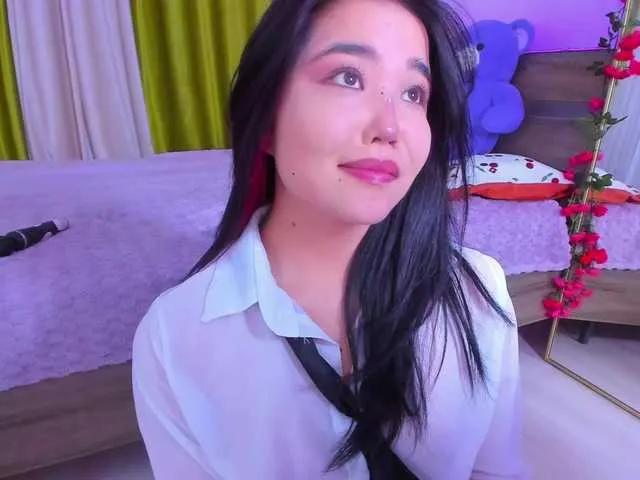 Dollyiaa on BongaCams 