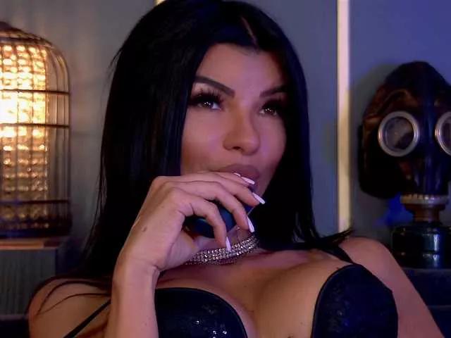 EleniaDevons on BongaCams 