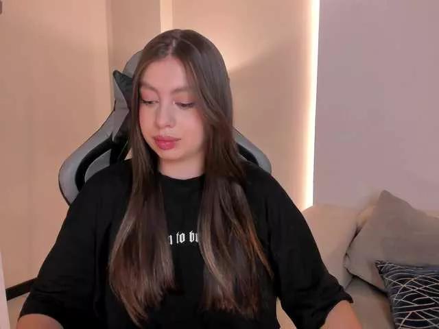 EllaClark on BongaCams 