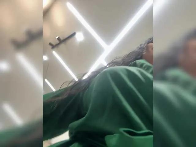 EllaThorne on BongaCams 