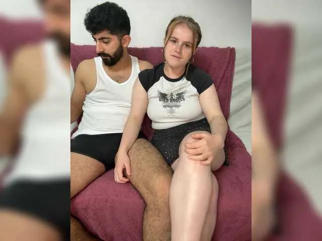 Erlecktmeinepussy2223 on BongaCams