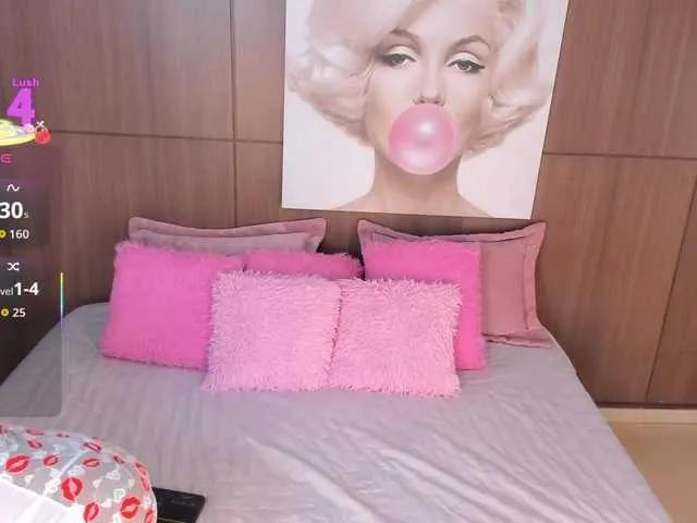 ImaniOkoye — I love intelligent, daring, and funny men. How daring are you feeling today? Tell me what you like, and I'll make it happen. 