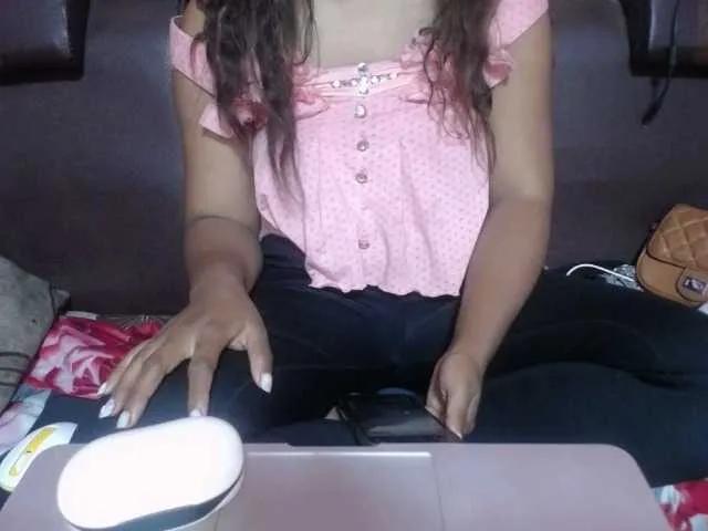 jenniella on BongaCams 