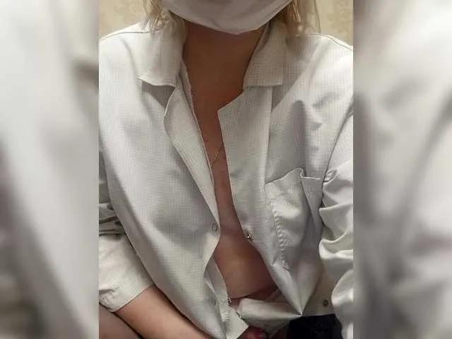 Lady-marshmallows on BongaCams