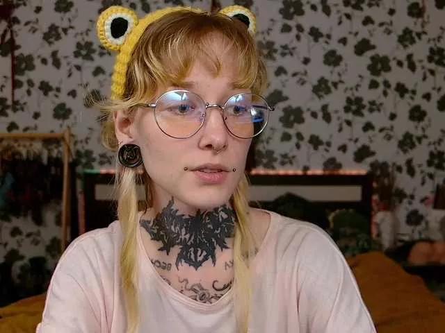 LittleSpaceMouse- on BongaCams 