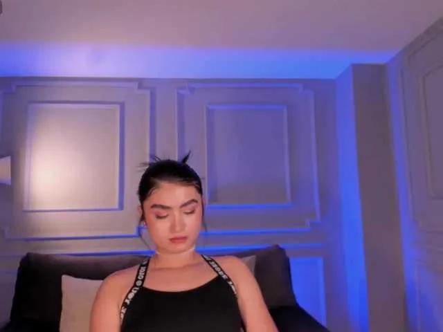 LucyWeiss on BongaCams