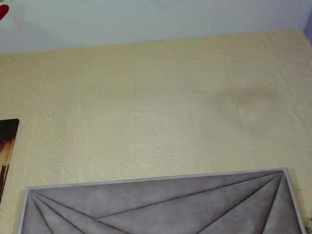 luna-maisonn — That they talk to me in the ear in a soft but sure voice.

Intense looks that say more than words.

To teach me new things and take me to the limit of pleasure.

Feel that they want me as if it were a secret that they cannot keep.