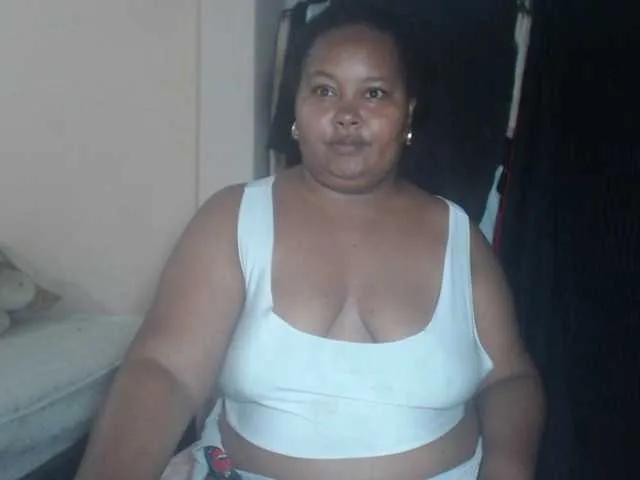 BongaCams MelodyHall is Freechat MelodyHall — The good smell on a man is something that drives me crazy, a masculine and seductive aroma, soft and tender caresses.