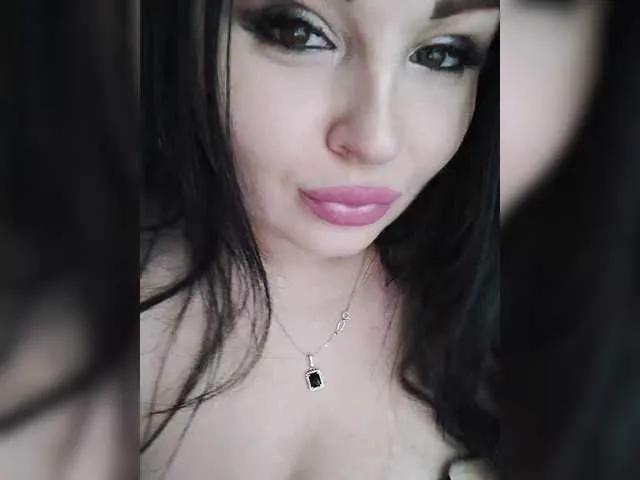 Monica- on BongaCams