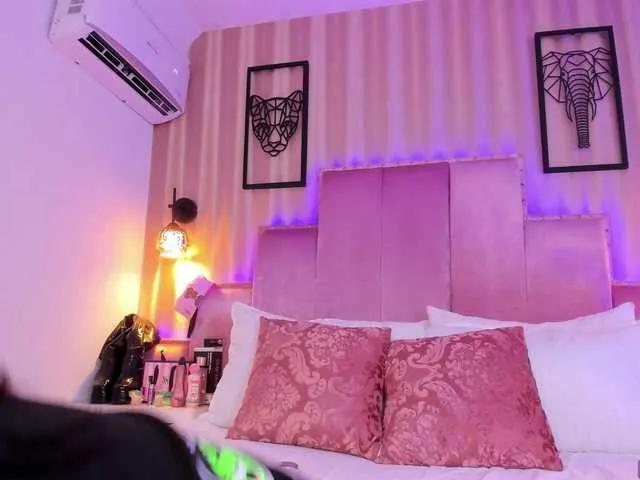 SamanthaAdelle on BongaCams 