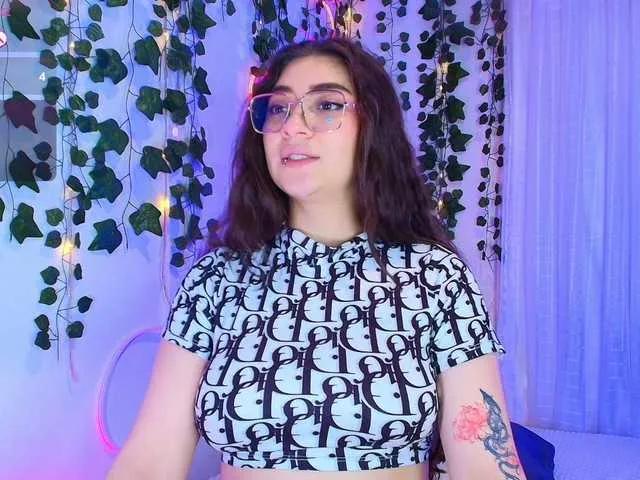 BongaCams Samii-Evans is Freechat Samii-Evans — I like to touch myself my skin is so soft and sweet I enjoy a good kisser running through my body with his sensual lips