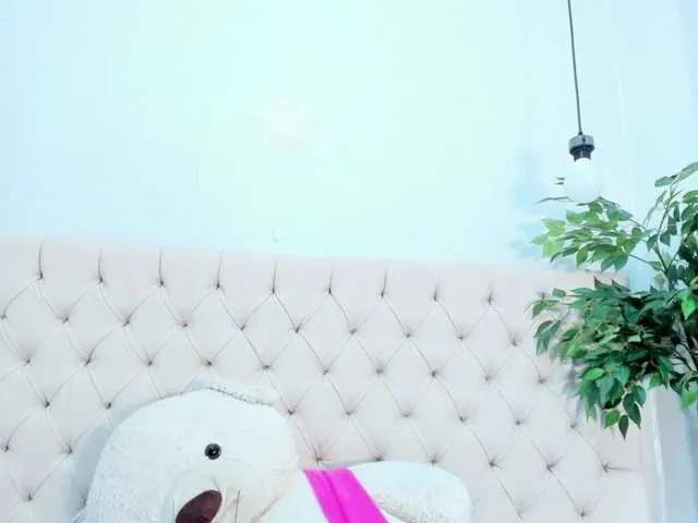 BongaCams Victoria-Coleman is Freechat Victoria-Coleman — passionate kisses