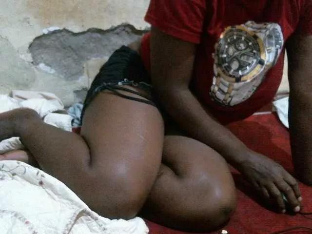 Vivvy-Queen on BongaCams 