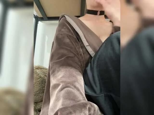 ZzzMonika on BongaCams 