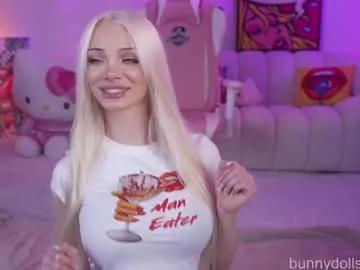 bunnydollstella — your bimbo barbie wants to playSquirting @ goal 8! #blonde #bigboobs #heels #tease -- Current Goal: 5. Pussy Fingering/Dirty Talk [2840 tokens to goal]