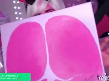 crimsonkitten on Chaturbate