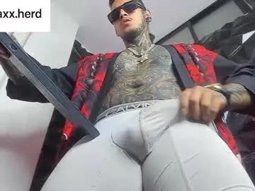 jaxxxonherd on Chaturbate 