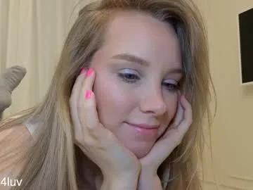 l1n4luv — Hiii, my name Lina !!!! Goal: remove one strap bra  #shy #18 #blonde  #bigboobs [118 tokens remaining]