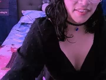 ninayellow on Chaturbate 
