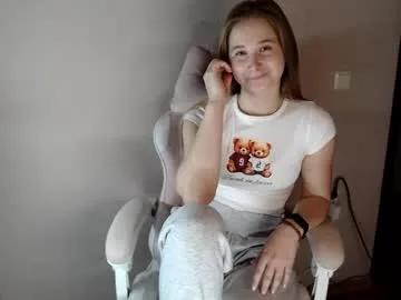 shypixels — Hi Im Lea Im new here Goal: Wear shorts /  Dice - 38 tokens #young #18 #shy #new [777 tokens remaining]