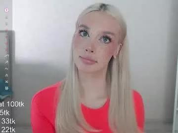 vickyfuckingdoll on Chaturbate