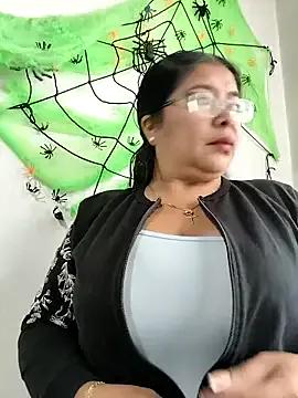 __valentina18 on StripChat 