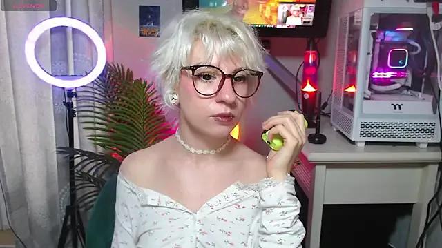 _Moonlight_t on StripChat 