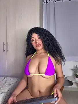 Alyssa_Houston on StripChat