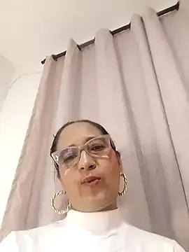 AnnaArela on StripChat 