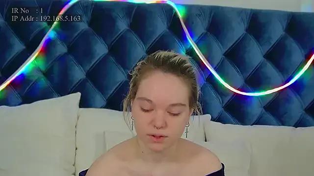 AnnaDelon on StripChat