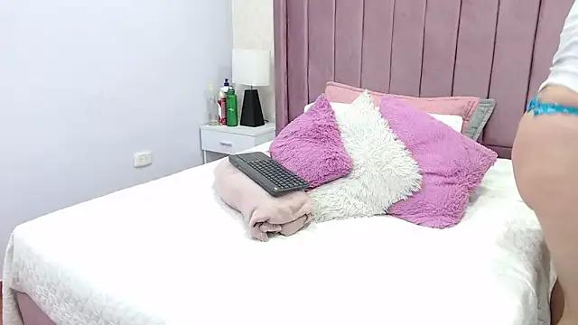 AriannaAdames on StripChat 