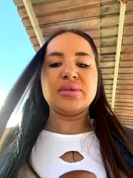 StripChat beautydiamond is Freechat beautydiamond — Flash pussy in CAB