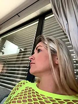 Bella-Tight on StripChat