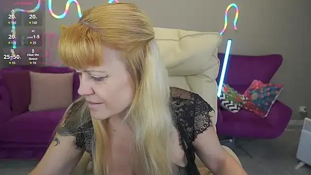 BellaLaPetit — suck didlo