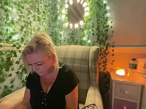 BonnyDesire — Freechat on StripChat