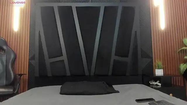 StripChat Brad_Summer is Freechat Brad_Summer — SEXY DANCE+TWERKING+SPIT BODY