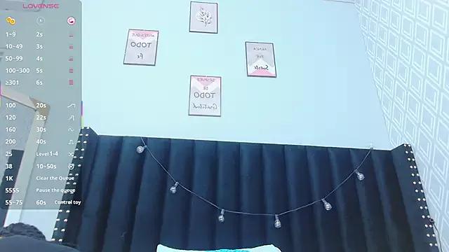 colombiamommy on StripChat 