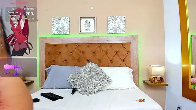 StripChat CristalLoren is Freechat CristalLoren — Squirt