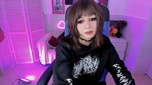 StripChat CrystallBloom is Freechat CrystallBloom — put cream on body.