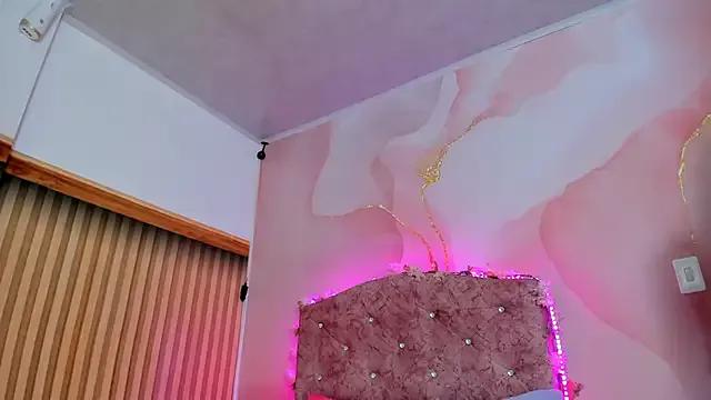 Daisy__rose on StripChat