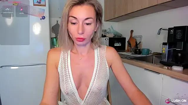 DannaEvan on StripChat 