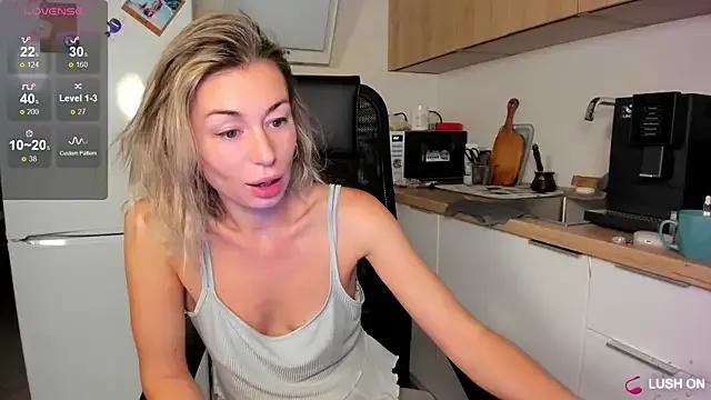 DannaEvan on StripChat 